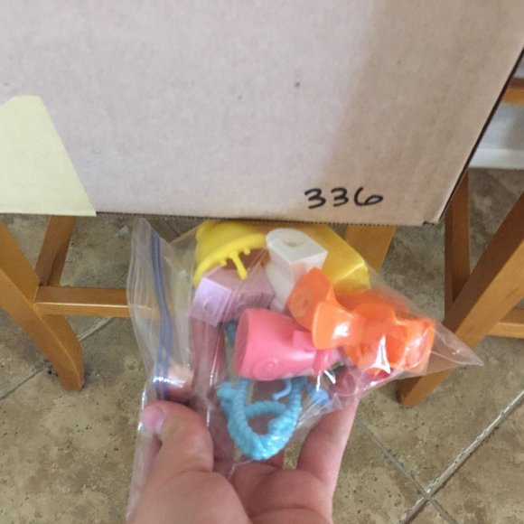 Assorted Mini Dollhouse Furniture Coat Hanger Refrigerator Toilet Chairs Toy Tra - Picture 14 of 14